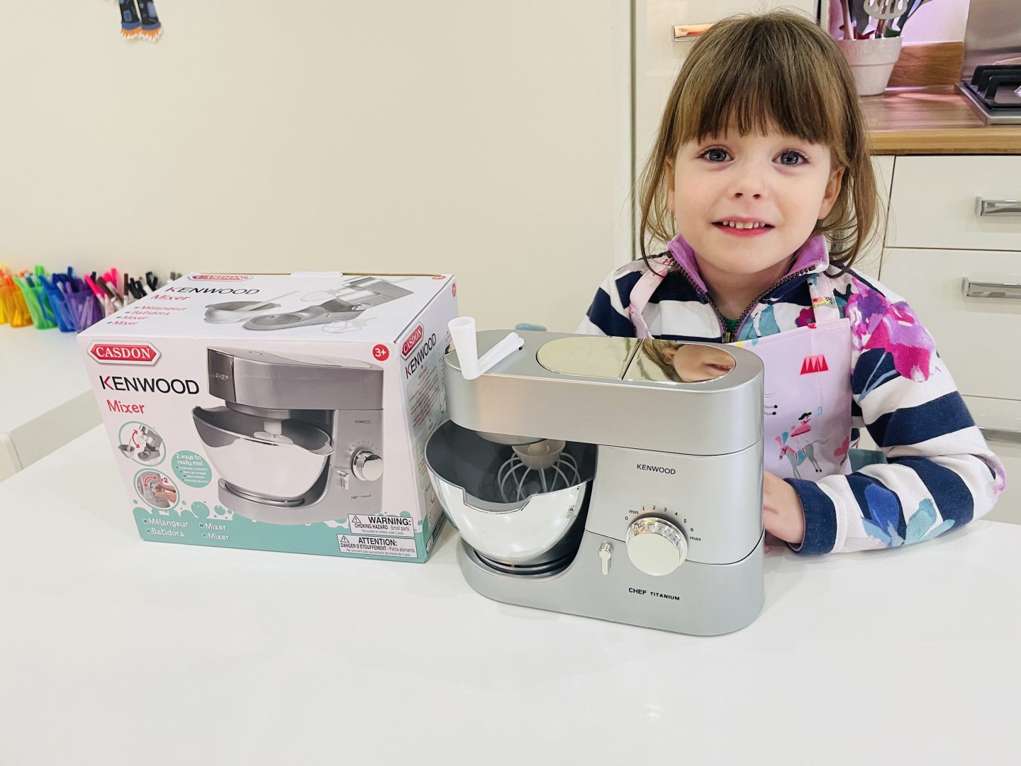 Casdon KENWOOD Toy Mixer and Casdon Dyson cord-free Vacuum Review