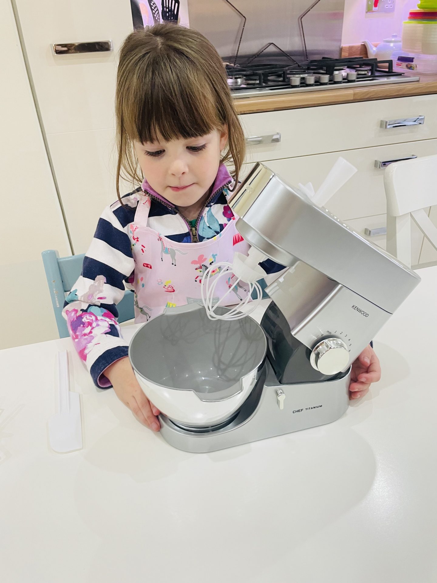 Casdon KENWOOD Toy Mixer and Casdon Dyson cord-free Vacuum Review – My  Three Little Strawberries